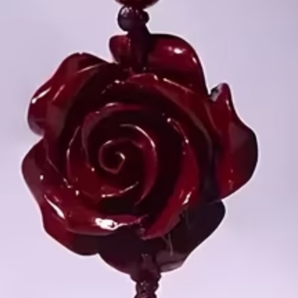 Elegant Red Beaded Necklace with Rose Charm - Picture 2 of 8